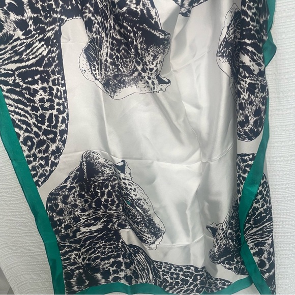 Vince Camuto Accessories - Vince Camuto silk scarf